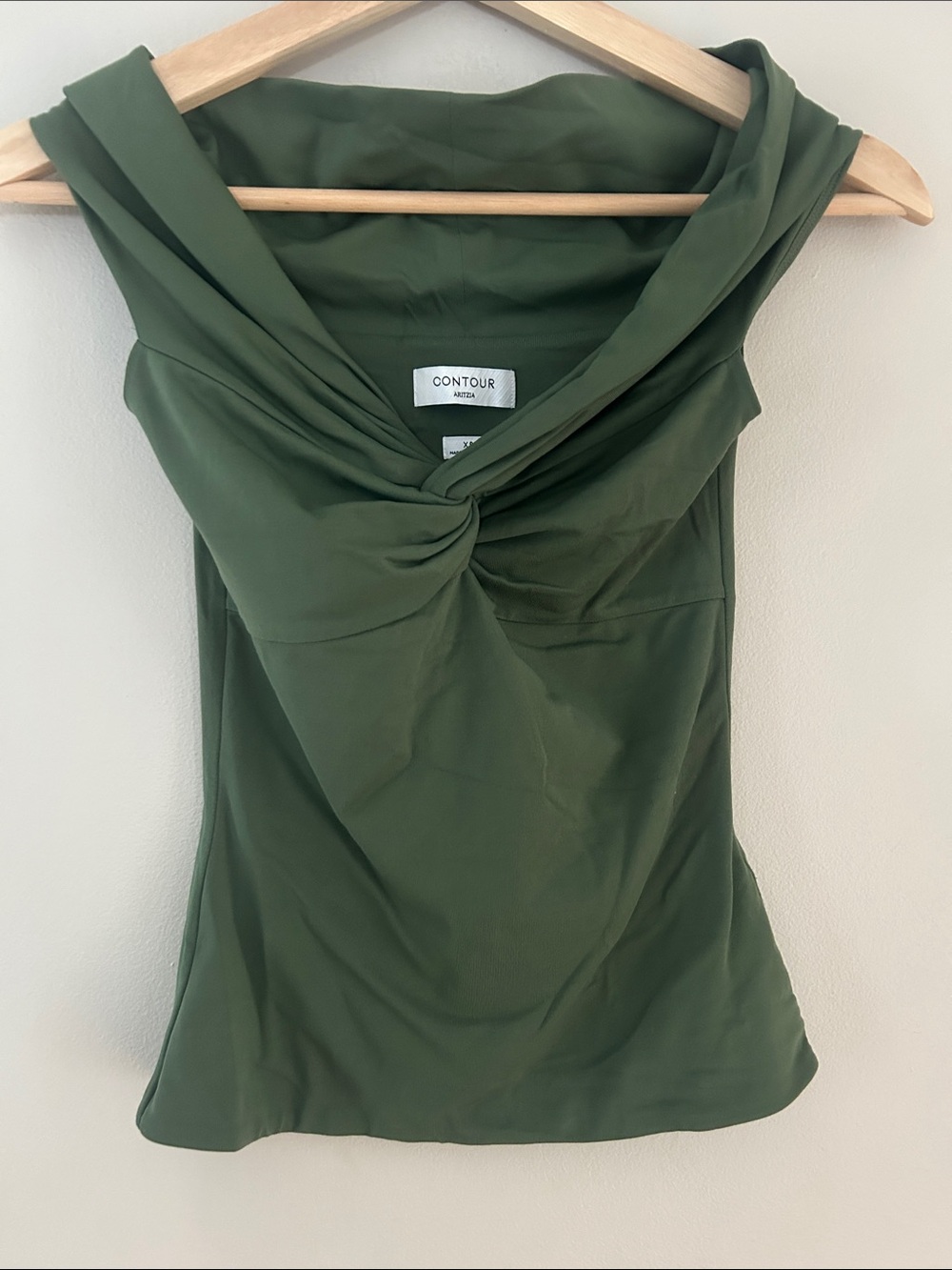 NWOT Aritzia contour green top